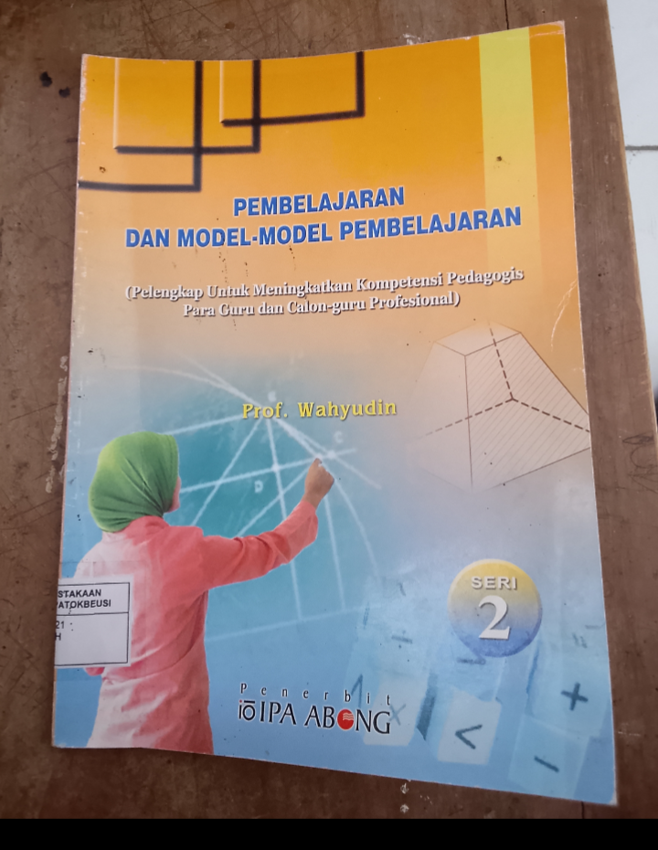 Sampul PEMBELAJARAN DAN MODEL-MODEL PEMBELAJARAN
