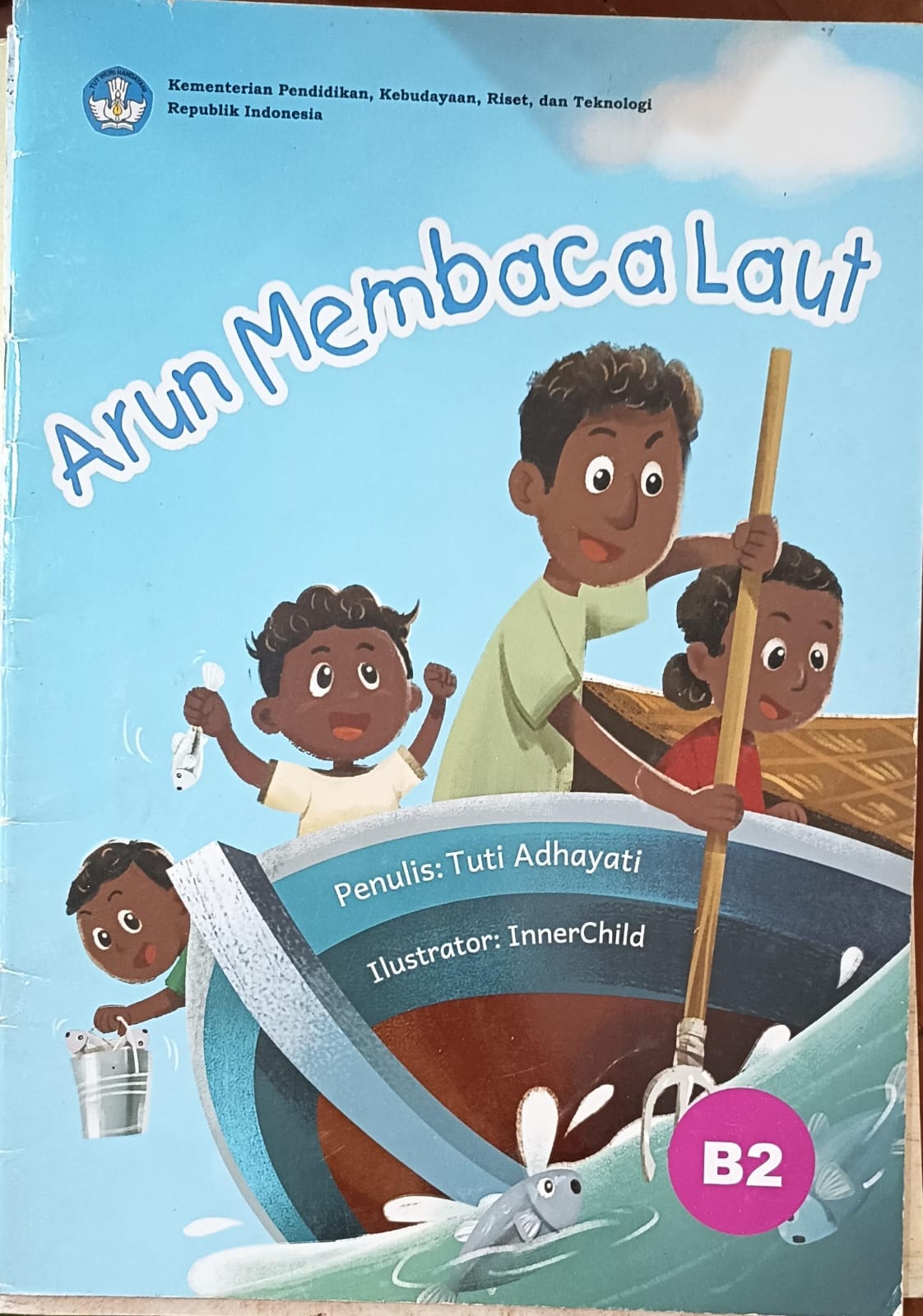 Sampul Arun Membaca Laut