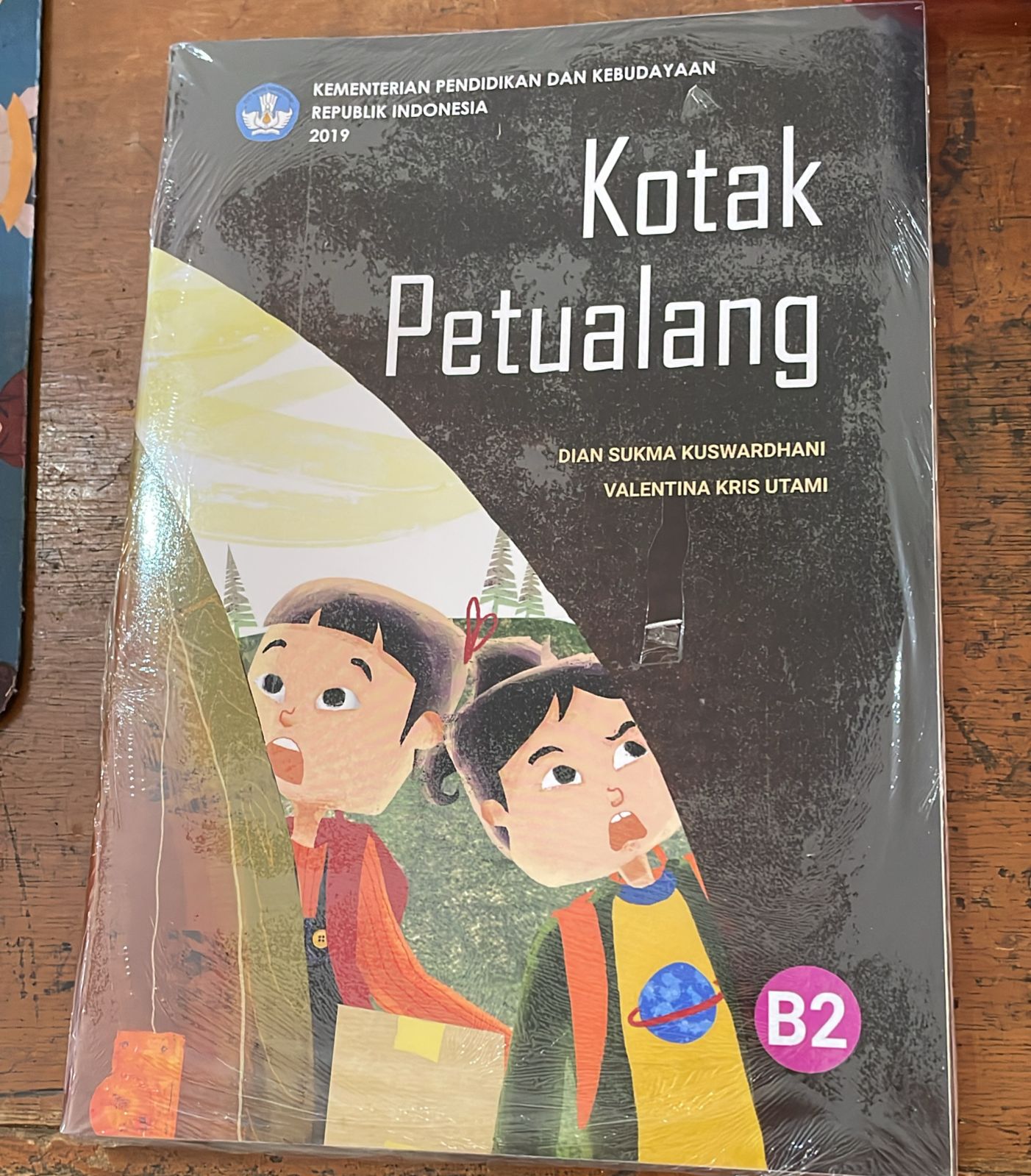 Sampul Kotak Petualangan
