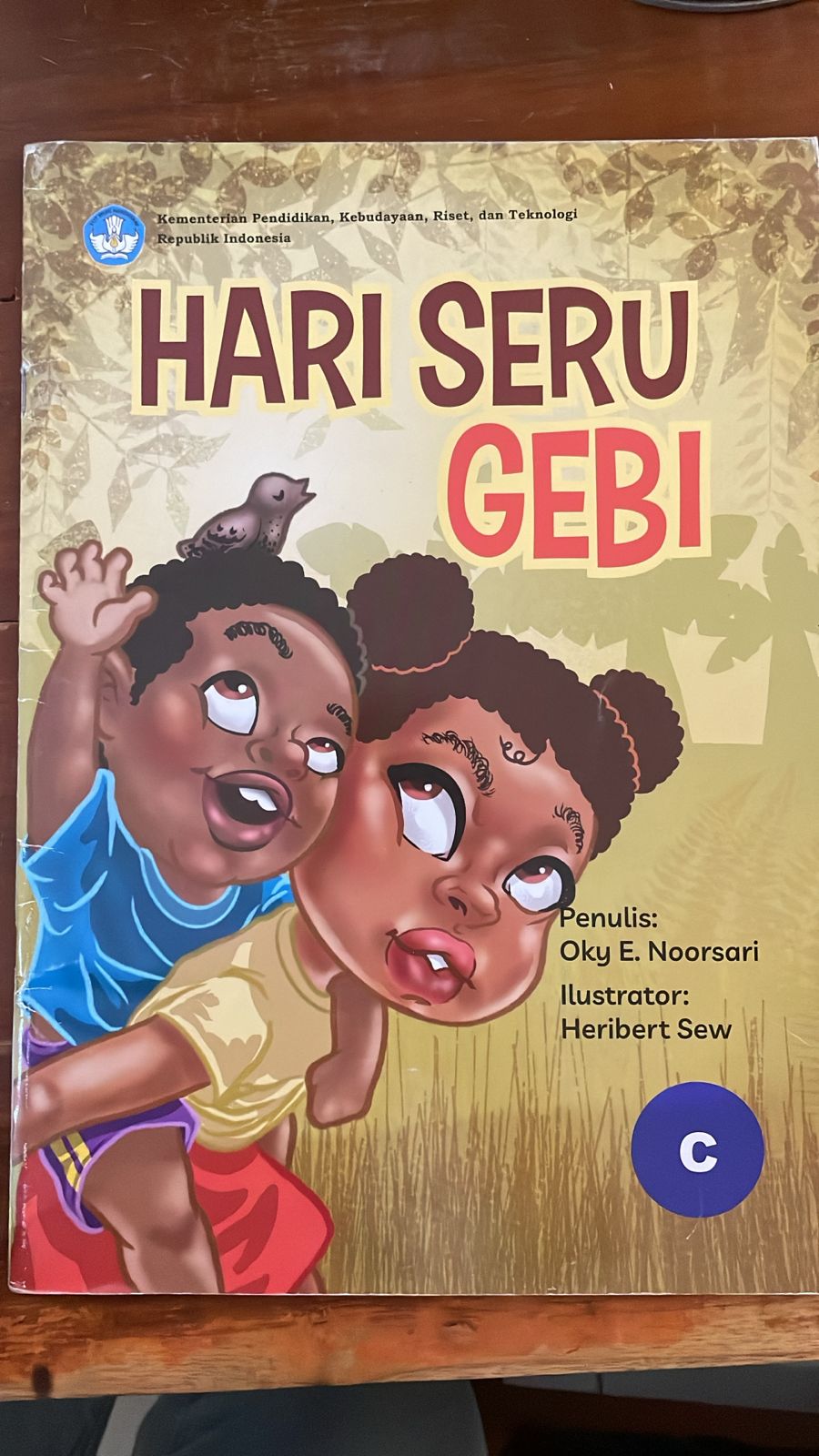 Sampul HARI SERU GEBI
