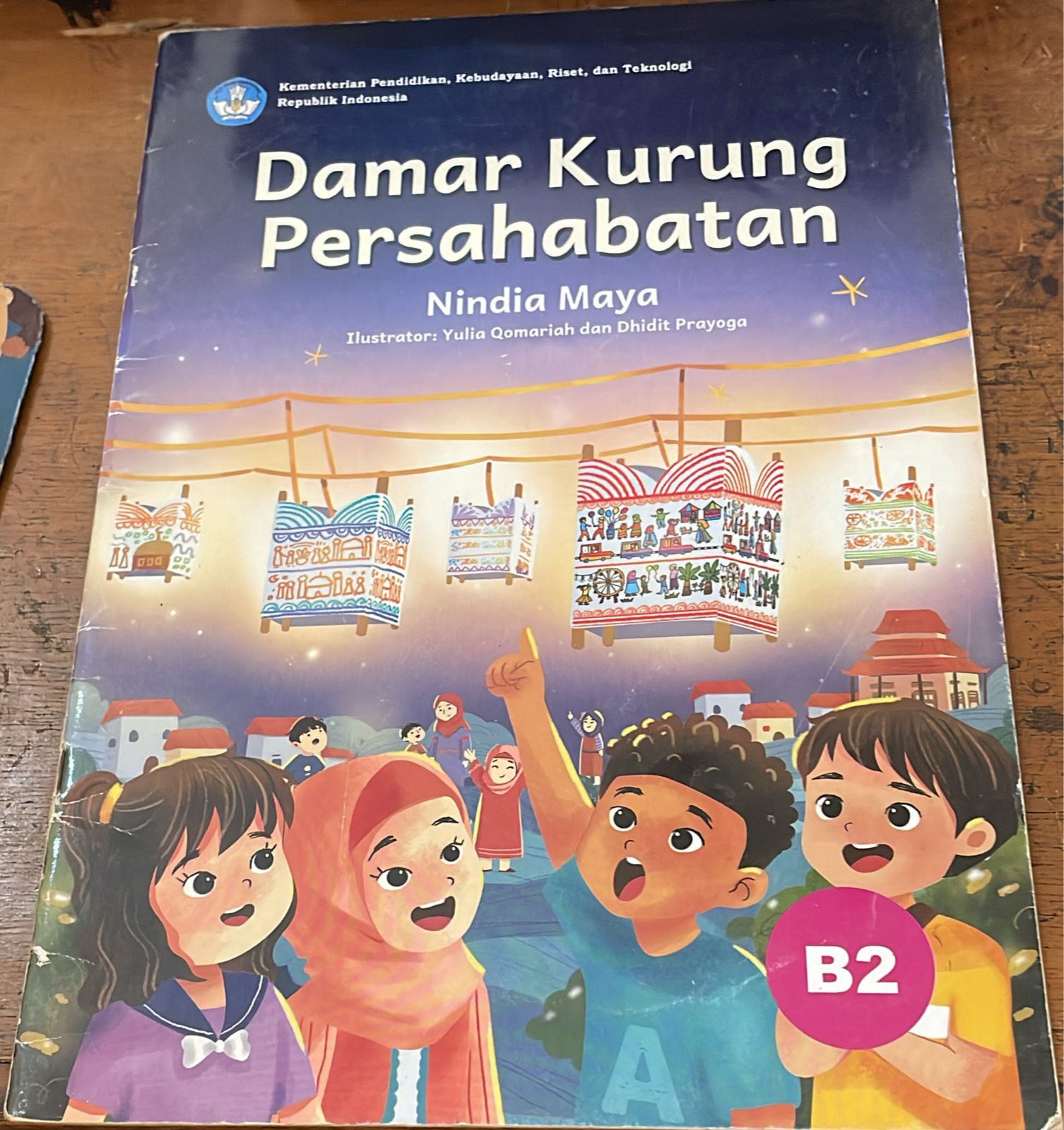 Sampul Damar Kurung Persahabatan