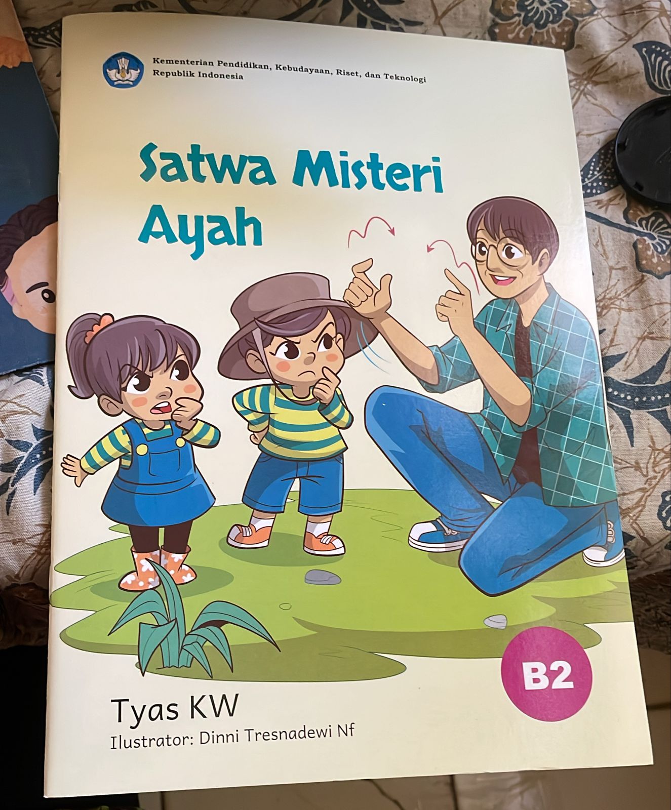 Sampul Satwa Misteri Ayah