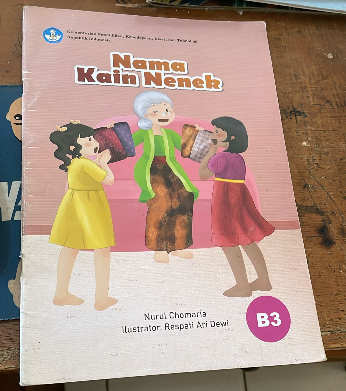 Sampul Nama Kain Nenek