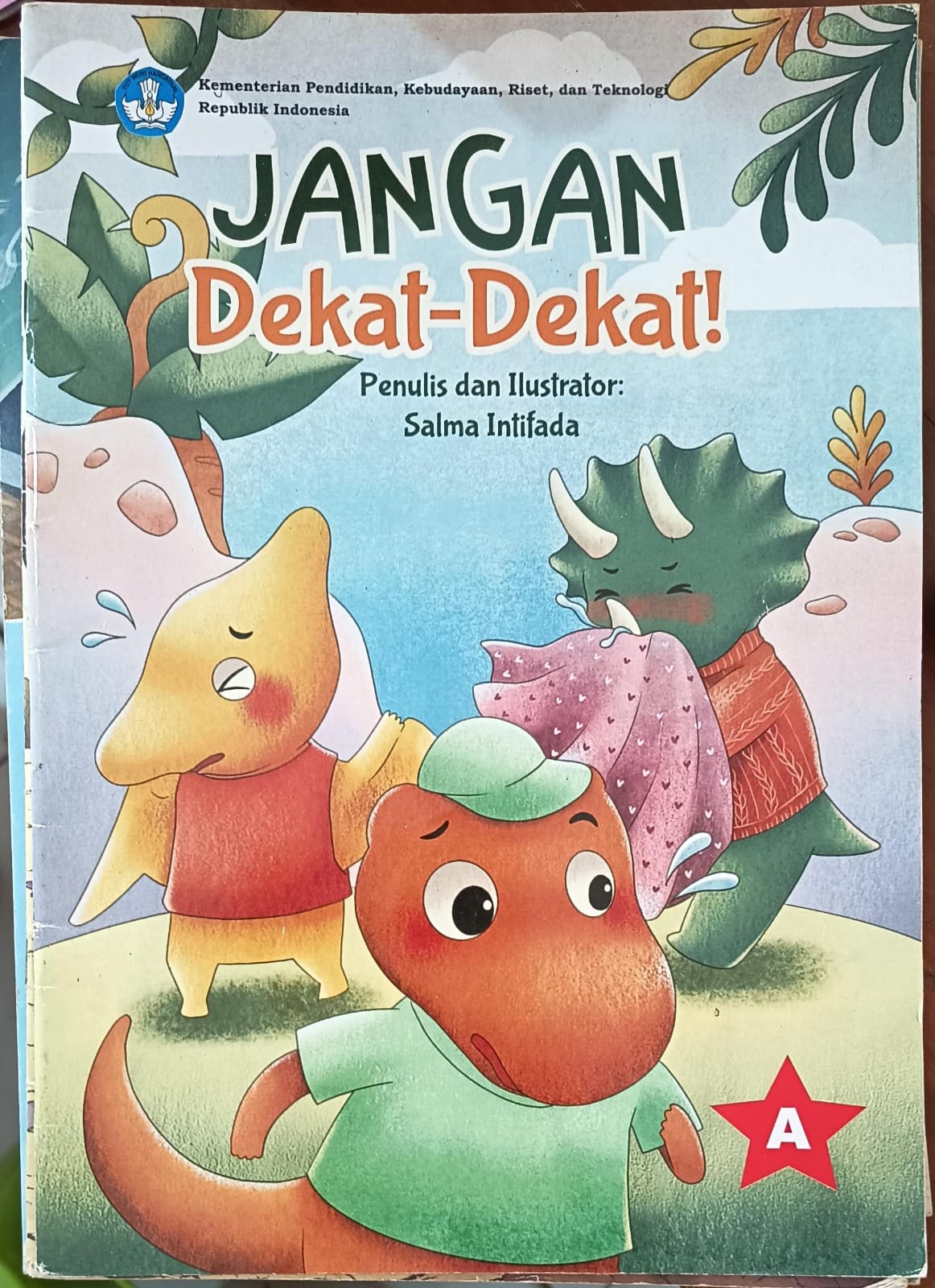 Sampul JANGAN Dekat-Dekat!